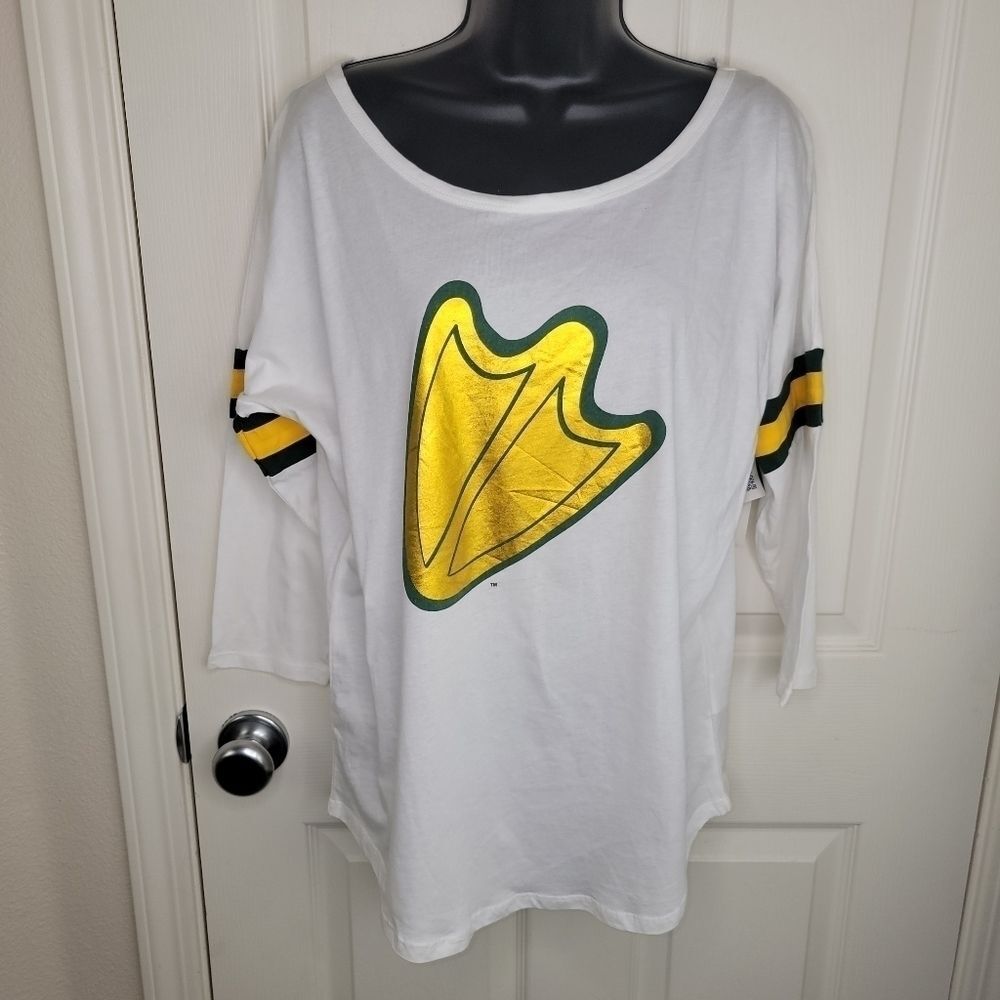5th & Ocean Women's NWT Oregon Ducks Foil t-shirt large